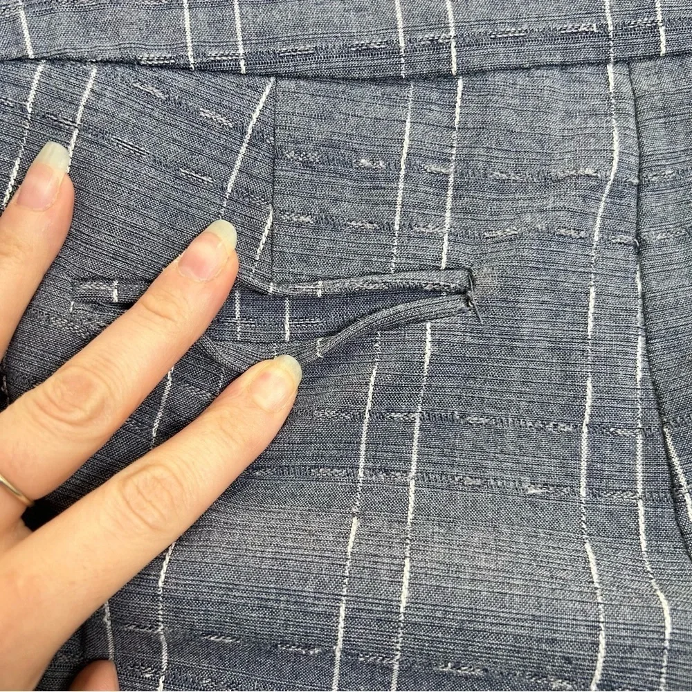 Alfani Petite Blue Pinstripe Pull-On Slim Cropped Dress Pants Size 4P